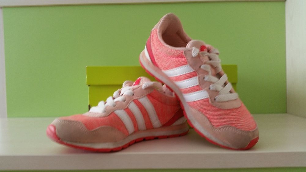 Маратонки adidas neo номер 30
