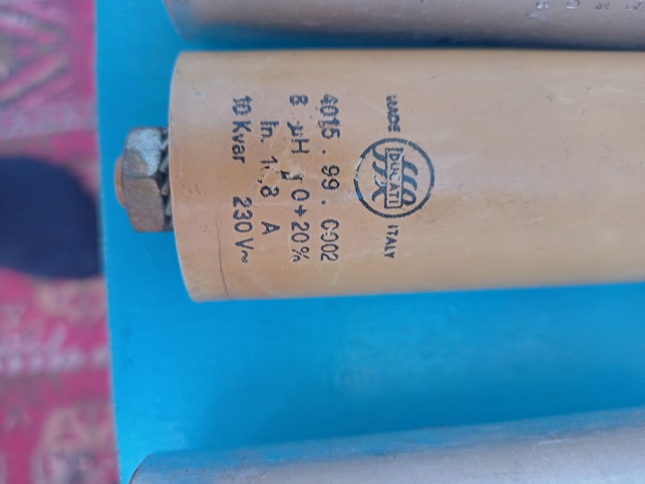 продаи зарядное устройство,конденцаторы