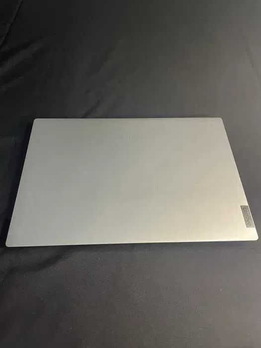 Noutbuk sotiladi! Izohda ma'lumot berilgan!