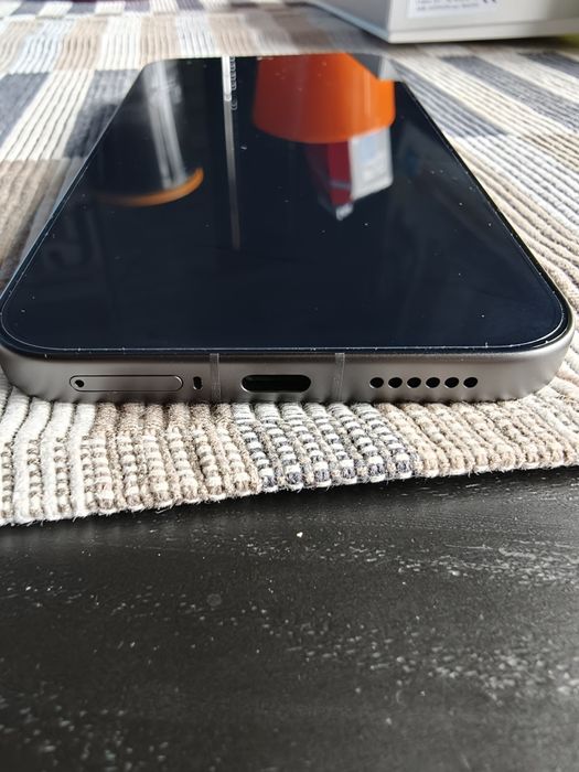 Телефон Pocco F8 ULTRA 512, нов с две години гаранция към Технополис