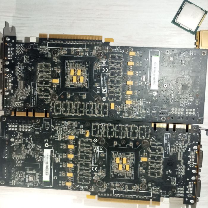 Продаю коробку коплектуюших.