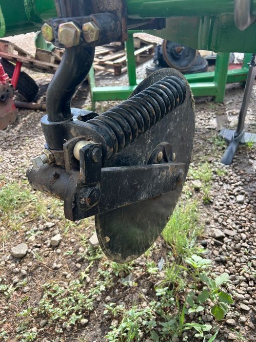 Глубокорыхлитель John Deere 2100