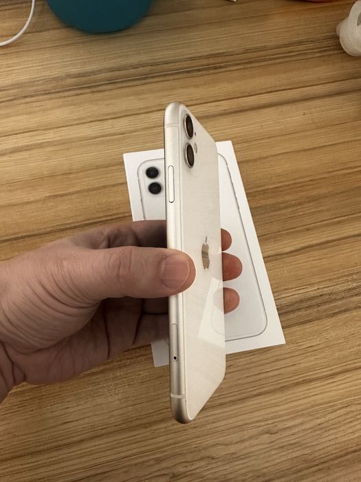 Продам Iphone 11