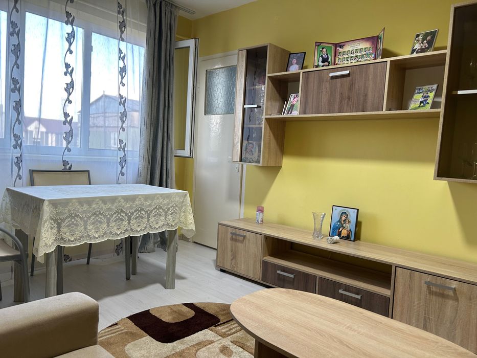 Vând apartament