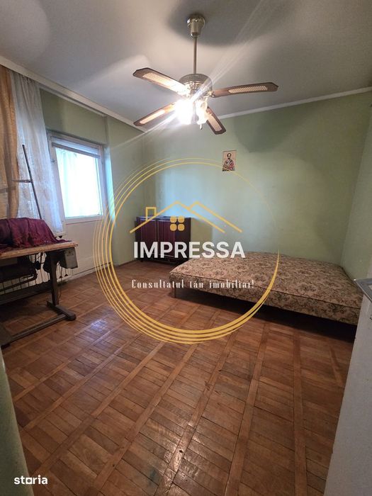 Se vinde apartament 3 camere 71mp decomandat 66000euro neg