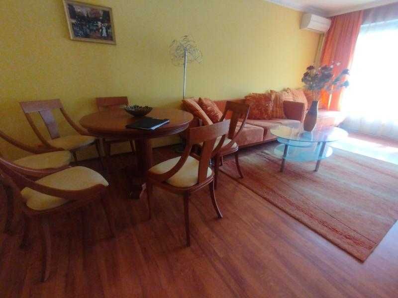 Дава се под наем Двустаен апартамент в Бургас, Славейков - 65 кв.м за 398.82 € - Снимка #1