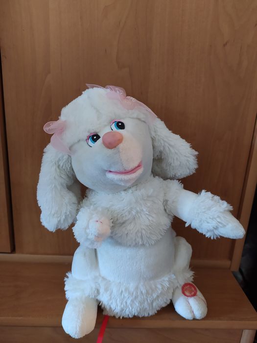 Собака Пудель на батарейках.