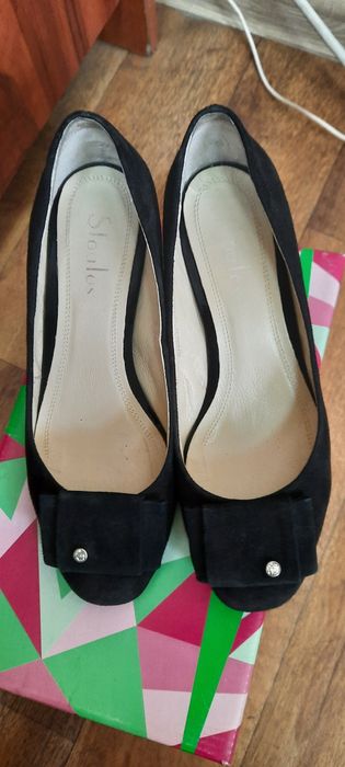 Продам замшевые туфли