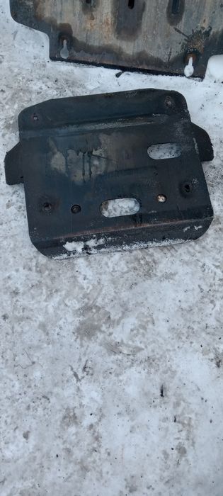 Защита двигателя Мерседес 210