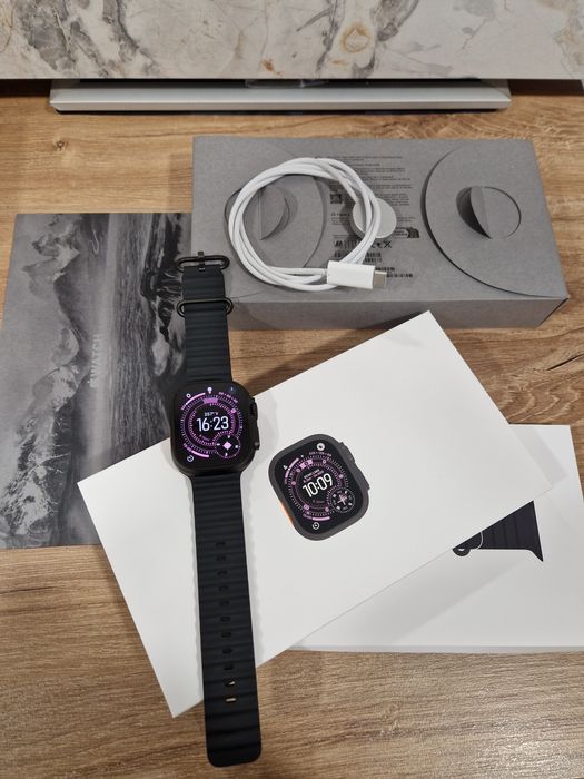 Apple Watch Ultra 3 49mm ca NOU // Black