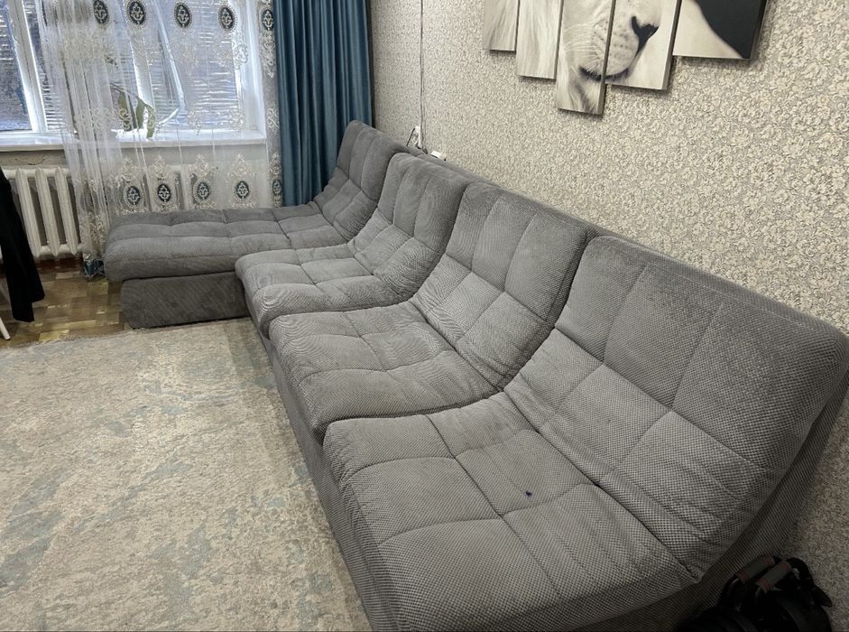 Диван угловой.