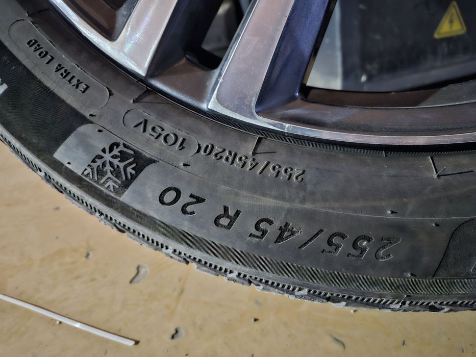 Set anvelope iarna 255 45 R20 Michelin Dot 3022 XC 60