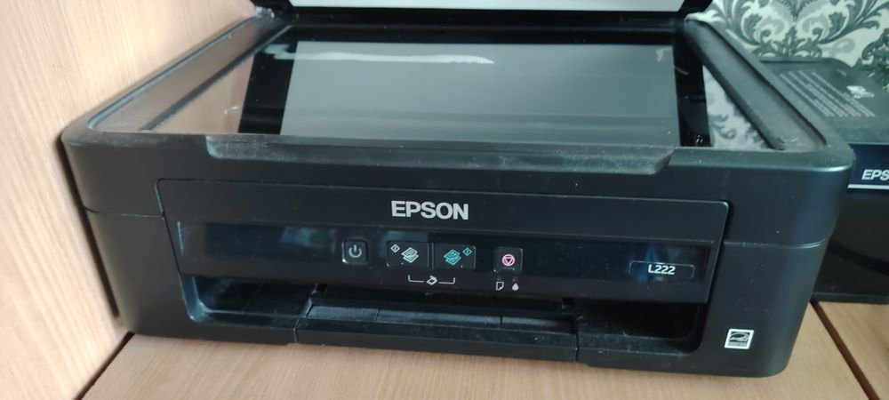 Продам принтер EPSON 4 цвет в хорошом состоянии