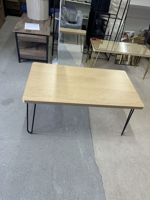 Холна маса с метални крачета 100х55х48см