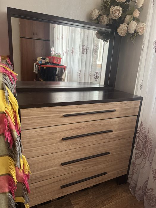 Комод с зеркалом  бу
