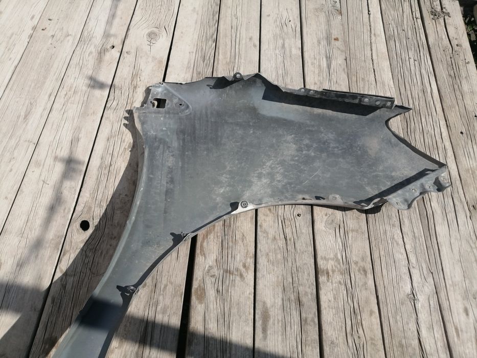 Крыло от тойота сиенны