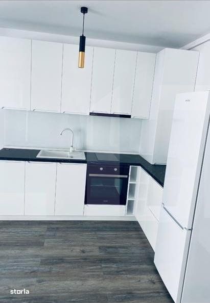 Apartament de 3 camere, 65 mp, terasa de 20 mp si parcare, zona strazi