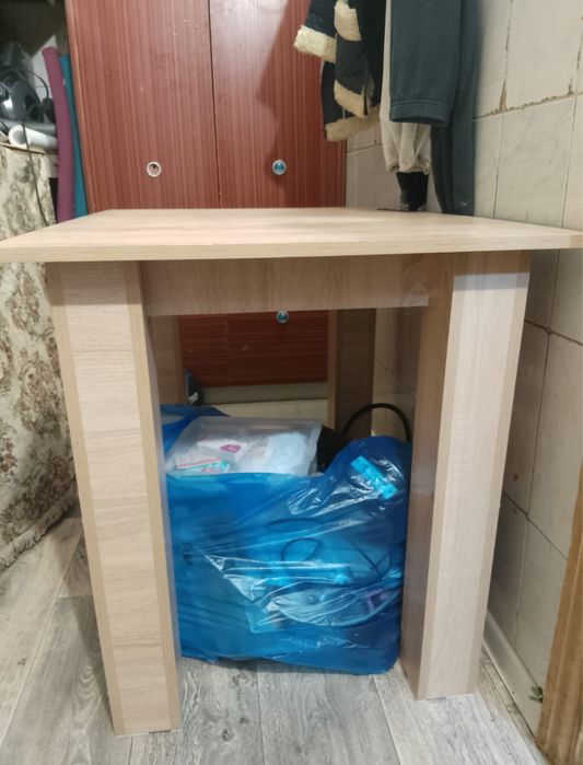 Стол кухонный и тумба