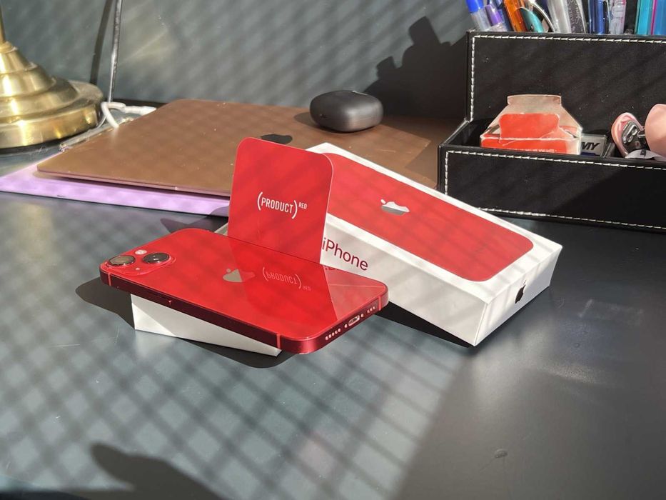 iPhone 13 128 gb, pachet complet, rosu, baterie 74%, niciun defect