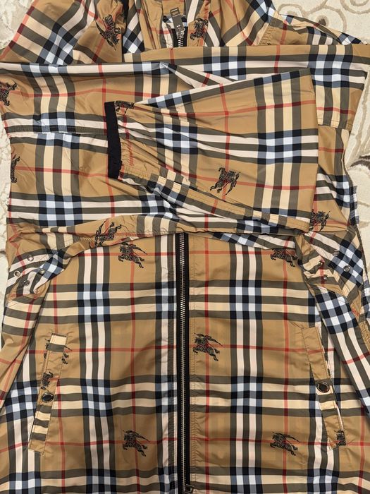Ветровка Burberry, размер M