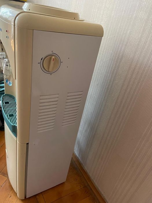 Кулер-Диспенсер для воды