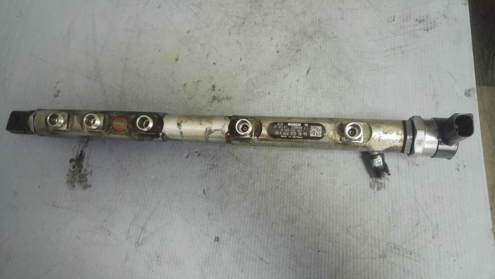 rampa injectoare 2.2 cdi 646985  mercedes sprinter 906 0445214161 a6460701895