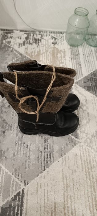 Продам спец обувь