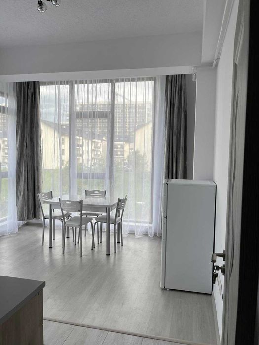 Apartament cu 3 camere si loc de parcare