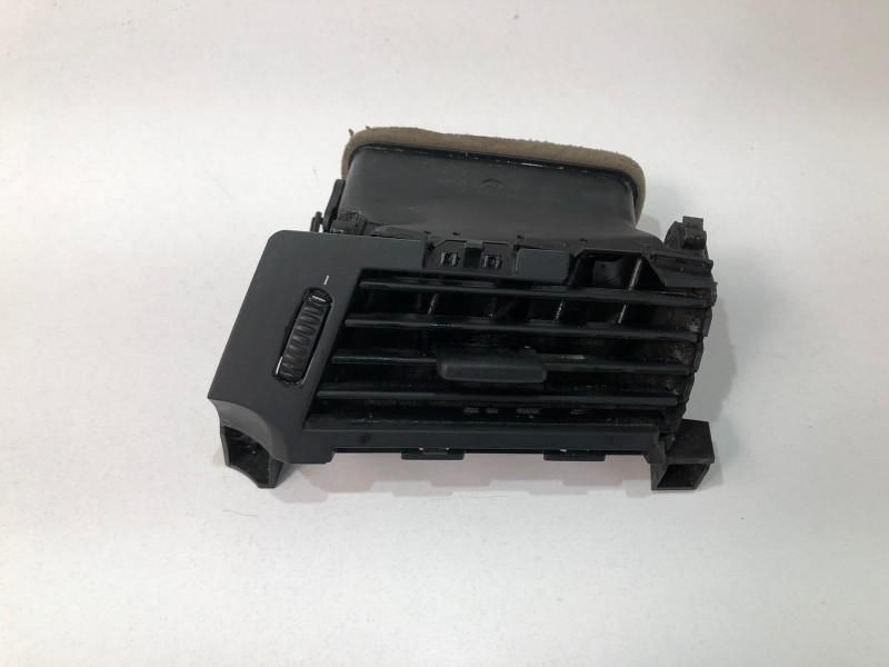 Grila ventilatie dreapta fata BMW Seria 5 E60 6913708