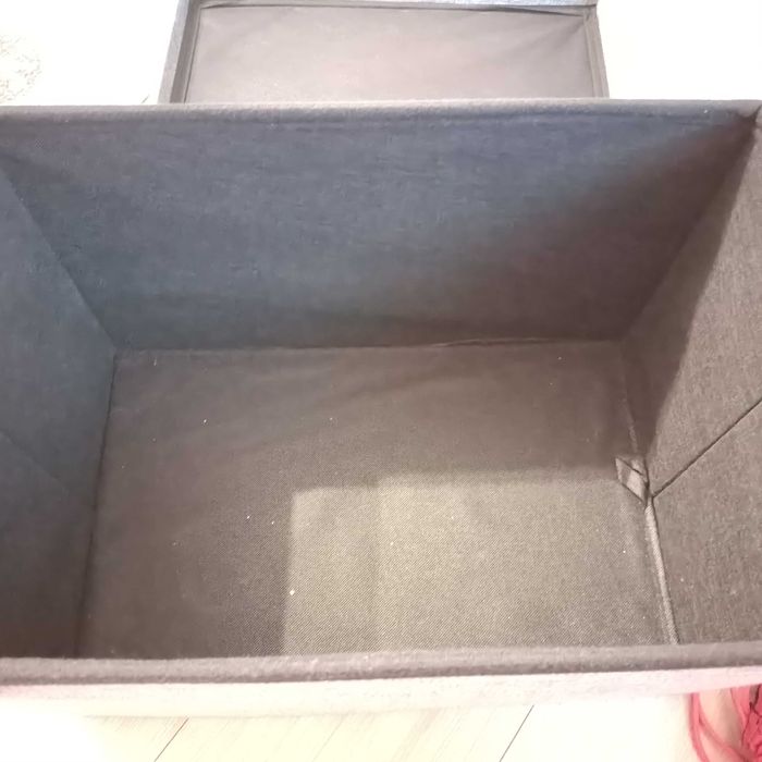 Taburet cu spatiu pentru depozitare