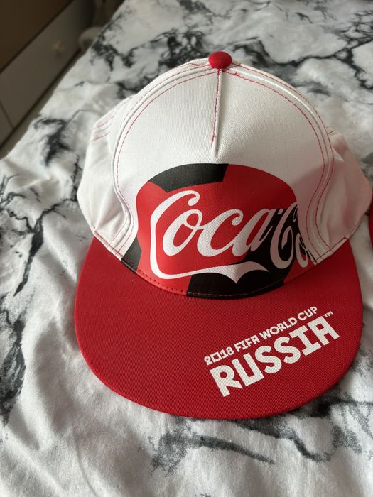 Шапки на Кока Кола