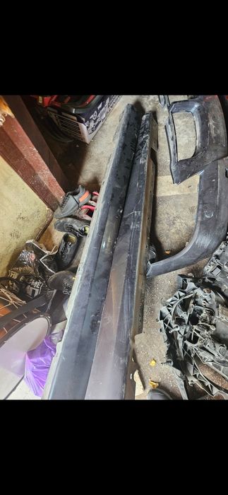 Задна броня и прагове Е90 преди фейс