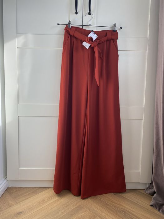 Pantaloni evazati rezerved S noi