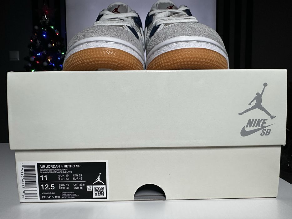 Jordan Retro 4 SB - Navy