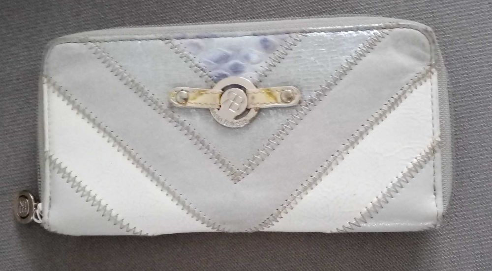 Дамски ръкавици, от естествена кожа и велур.