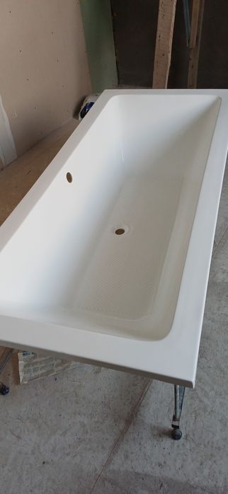 Ванна в хорошем состояние!