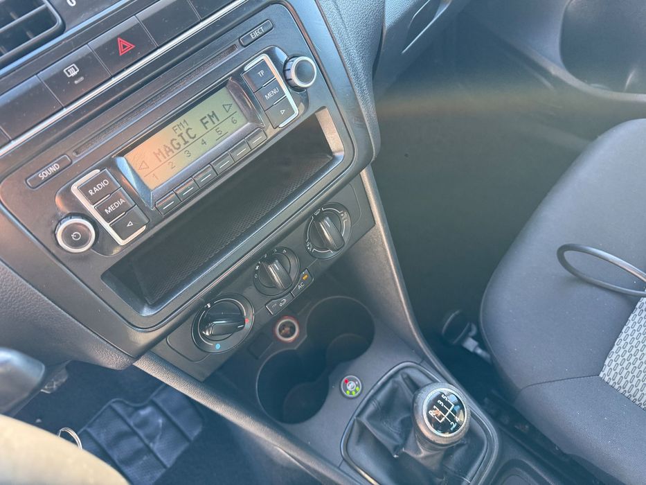 Volkswagen Polo 2012 gpl, 4.744 € — imagine 5