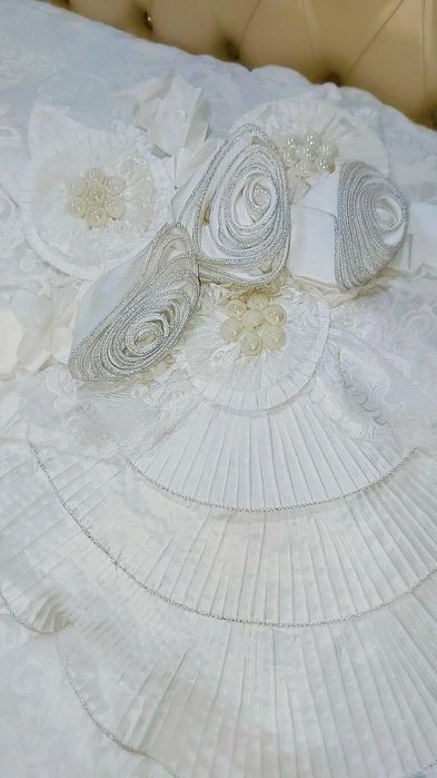 Новобрачный покрывал!