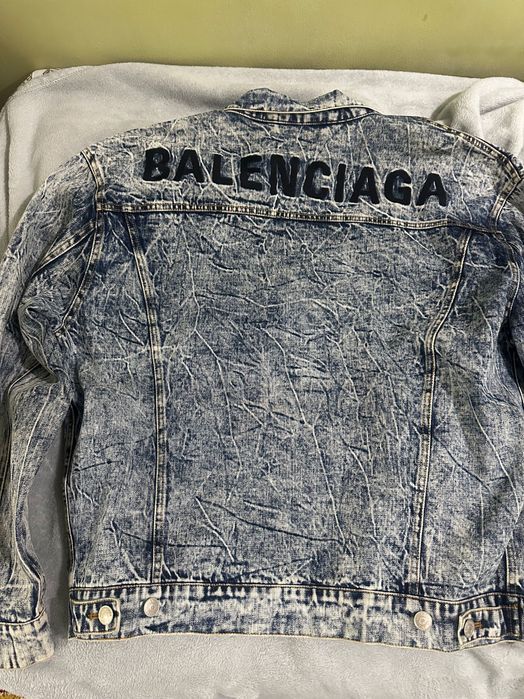 Женская джинсовая куртка