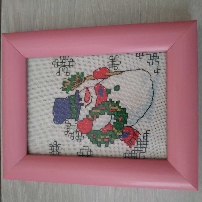 Ръчно шит гоблен Снежен човек с рамка