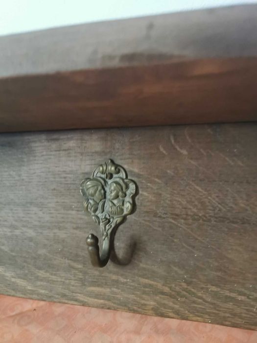 Cuier de perete din lemn