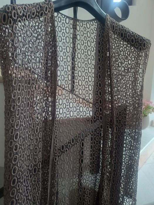 Vesta tip cardigan , sal cu aplicatii manuale cadou