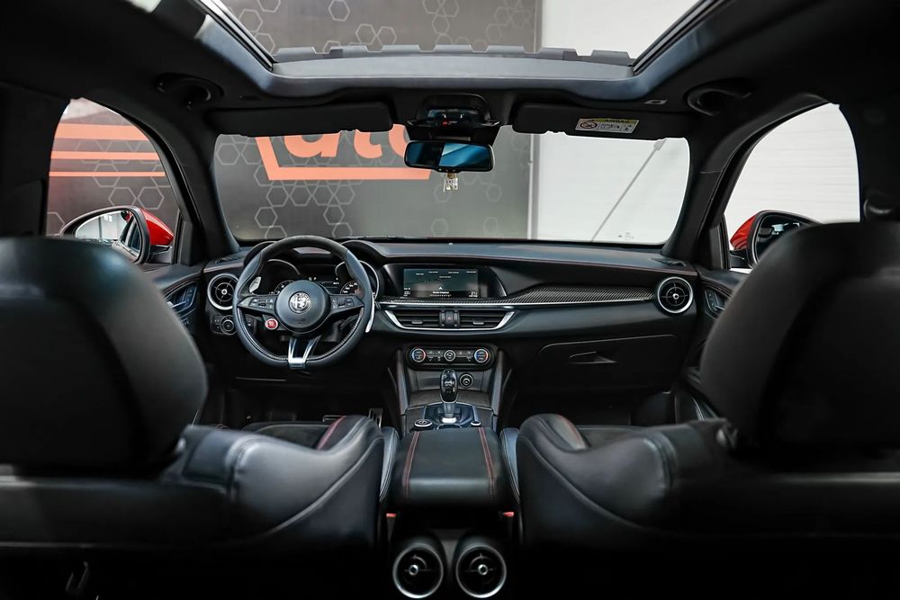 Alfa Romeo Stelvio 2019 benzină, 38.645 € — imagine 3