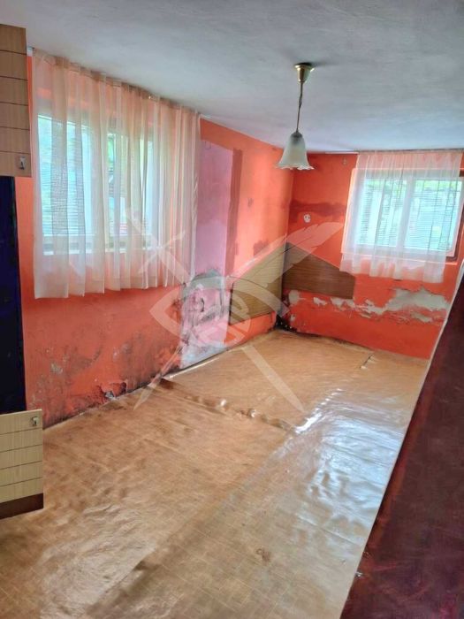 Продава се Етаж от къща в Царево - 49 кв.м за 583 €/кв.м - Снимка #2