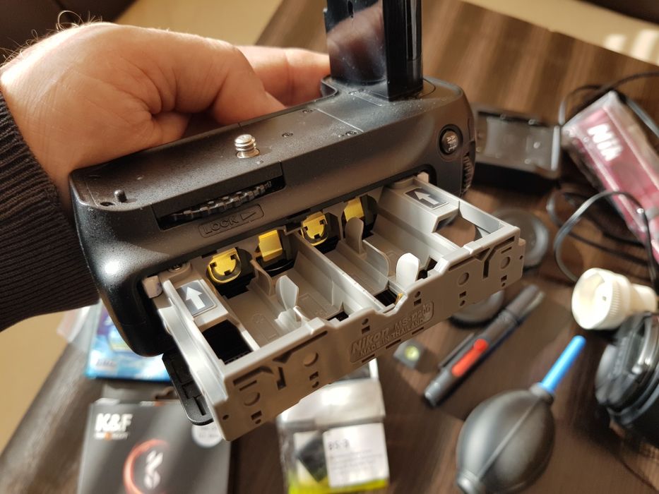 Фотоапарат Nikon D90 + Nikkor AF-S 16-85 mm