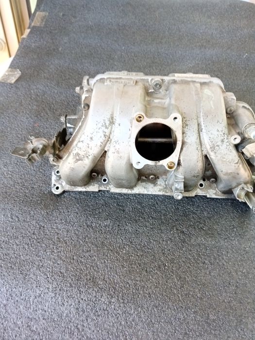 Vând galerie admisie Opel Astra h 1.6 benzina  cod  motor Z16Xep