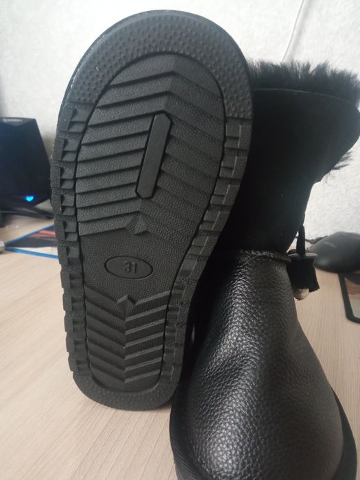 Продам детские уги размер 31