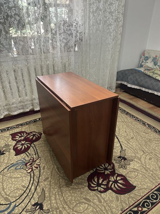 Стол для гостиный