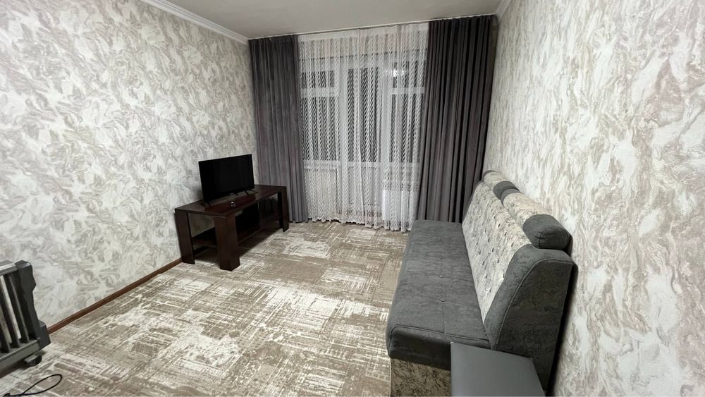 1 комнатная с мебелью и техникой на Октябре