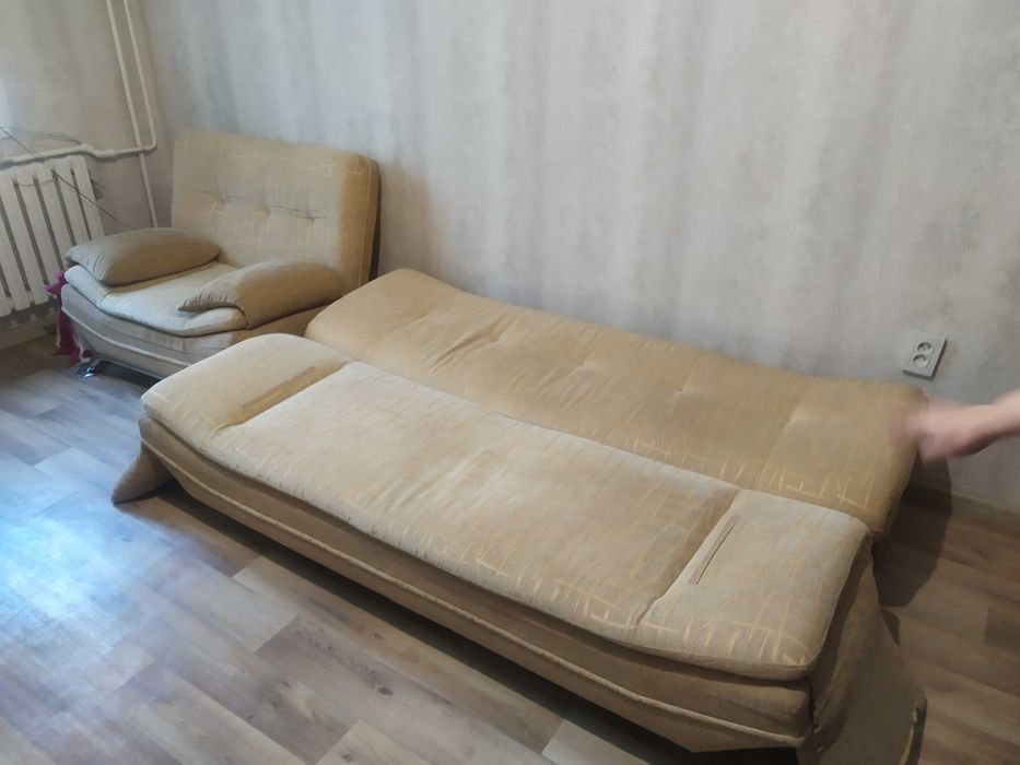 Продается диван с креслом